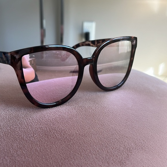 Aldo Sunglasses - Picture 2 of 4